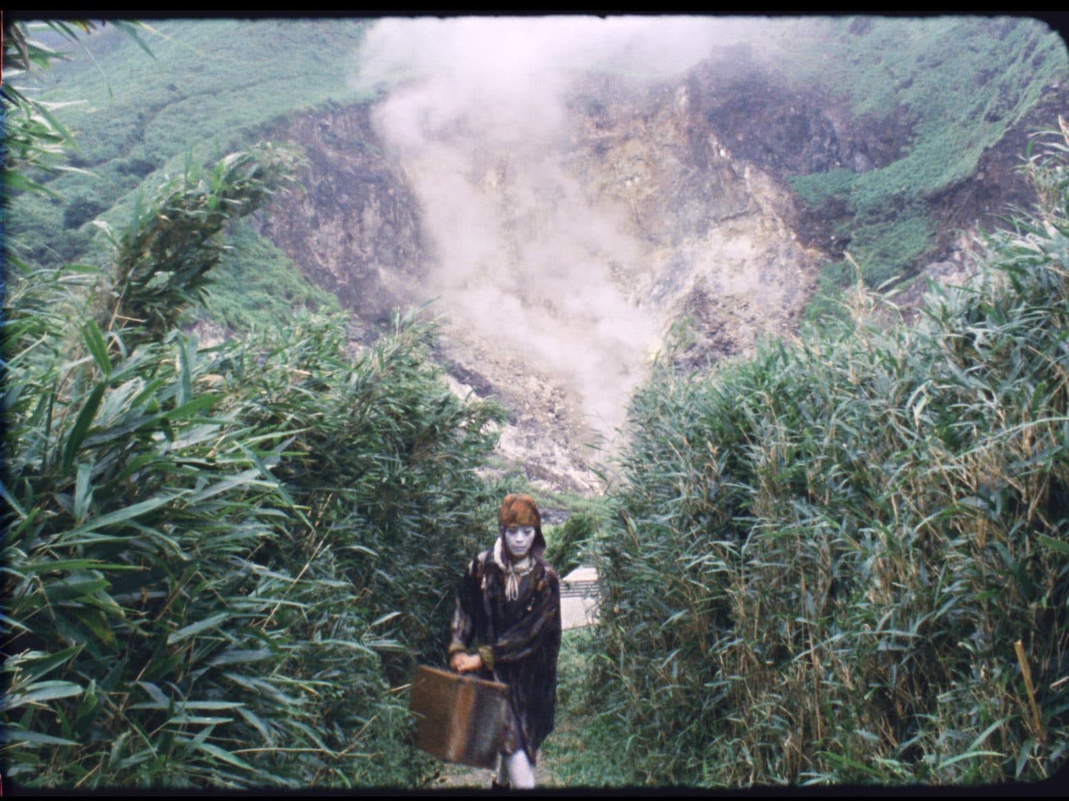 This Shore: A Family Story 此岸：一個家族故事