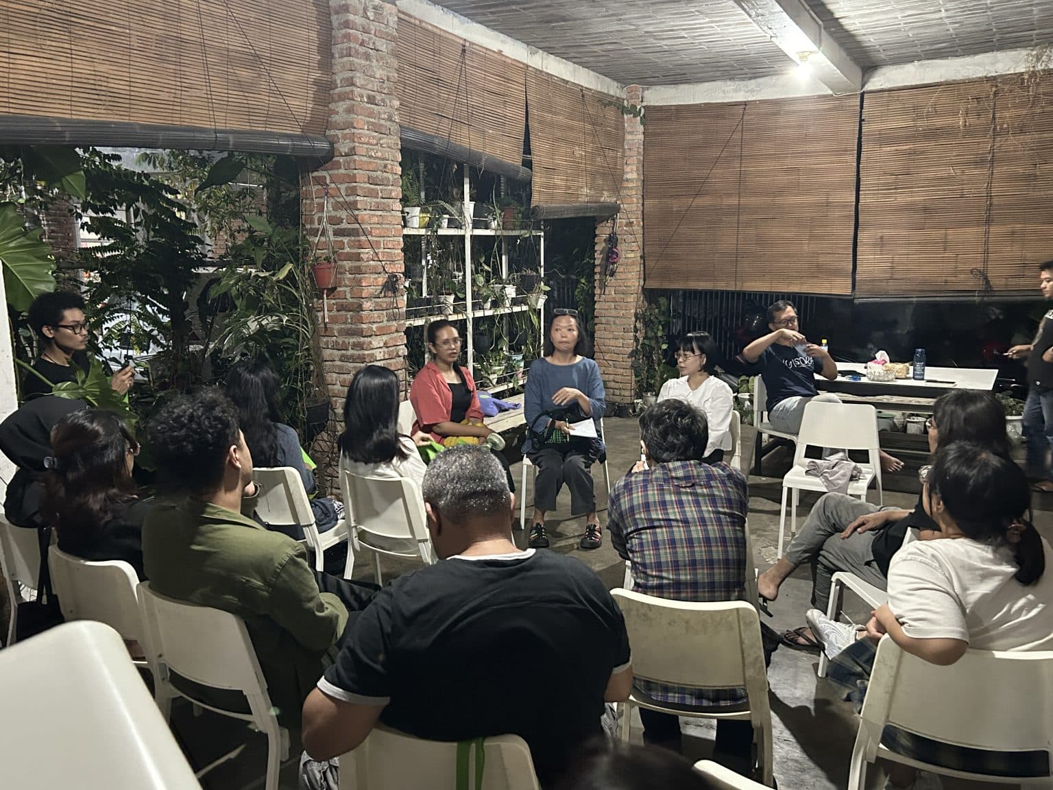 ARKIPEL x Videotage - Special Screenings: ‘(maybe) somewhere to go’ ARKIPEL x Videotage - 特別放映會: ‘(maybe) somewhere to go’