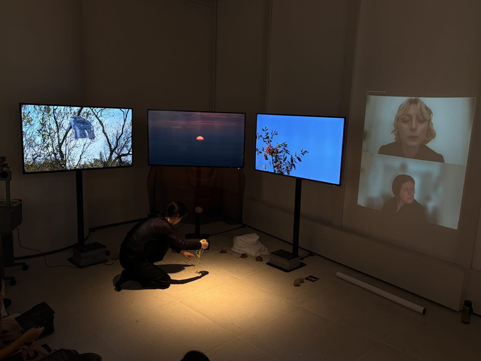 Pave Your Path: Sweet Loss  -Joint Virtual-Physical Performance- Pave Your Path: 甜蜜的損失 聯合線上現場表演