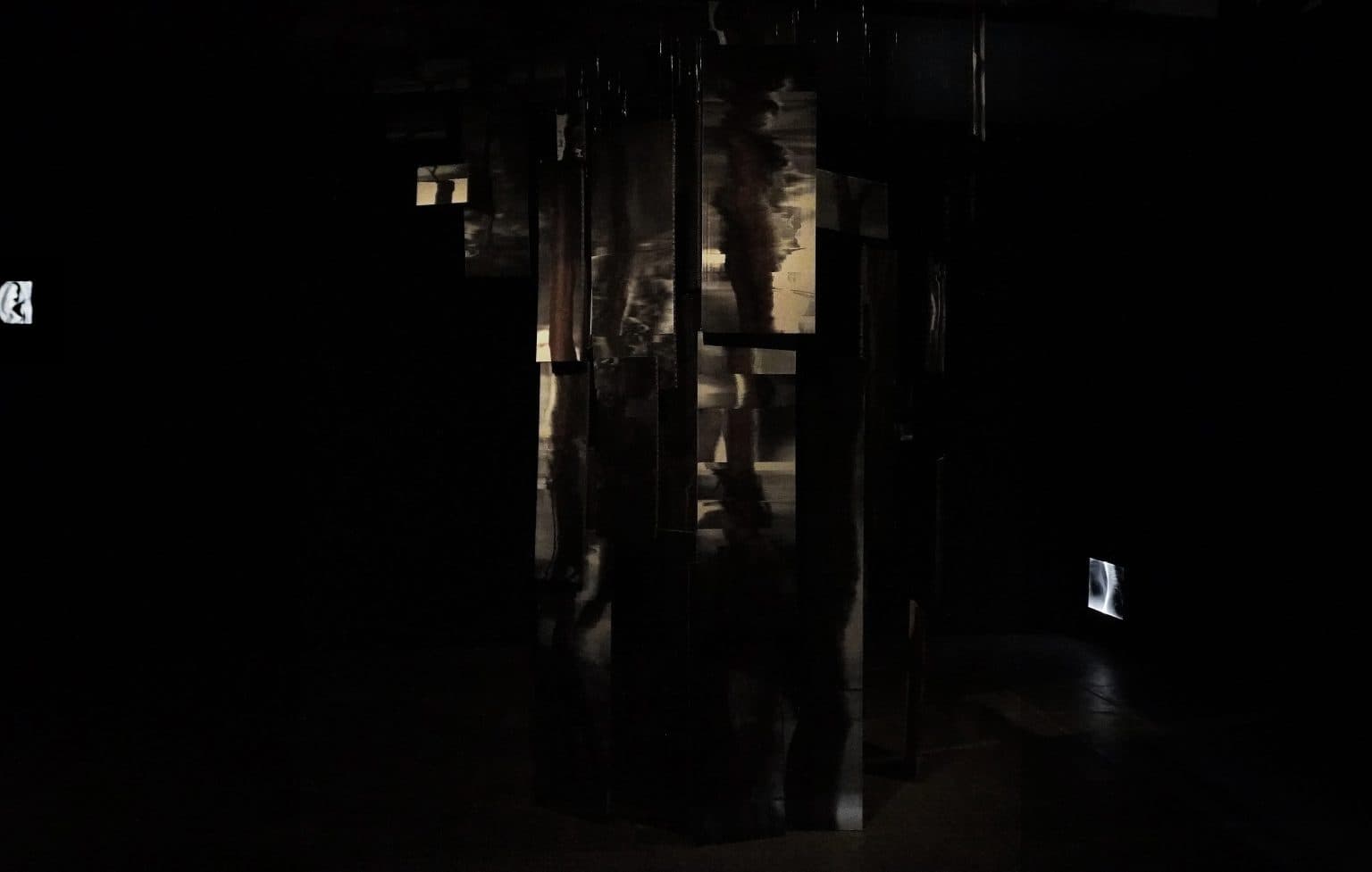 From Dust to Light 光散落在四處