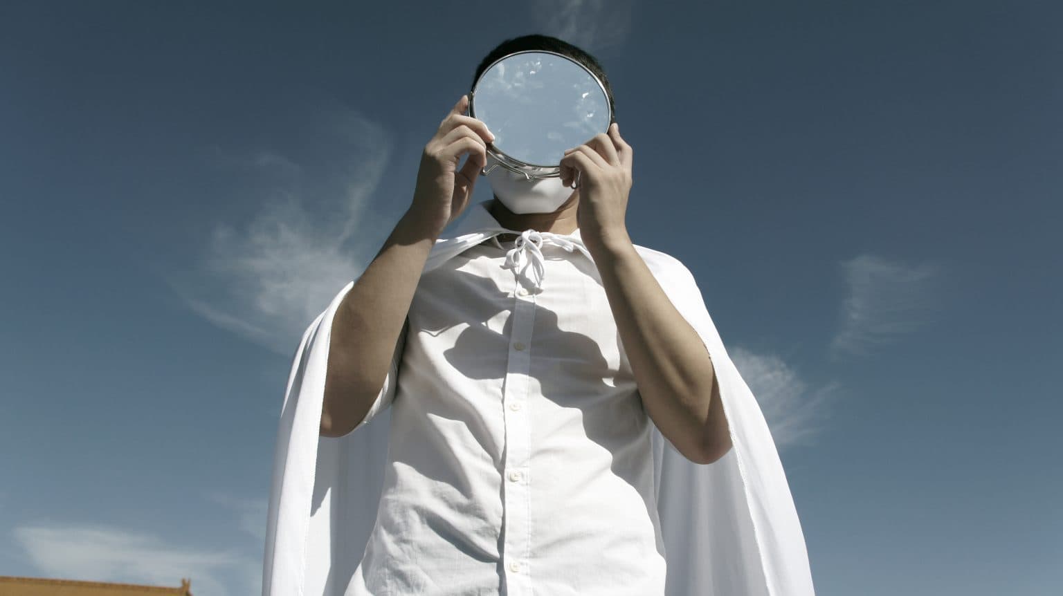 Meditating at the Central Point of the Kingdom 在帝都中心點 凝思暗擾