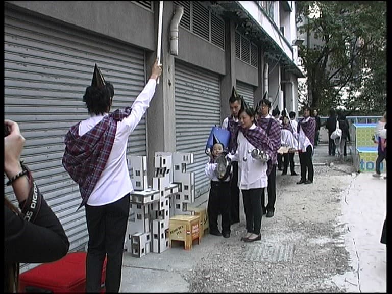 Give me leftover, I come for garden party 給我舊碎片,我來辦慶典